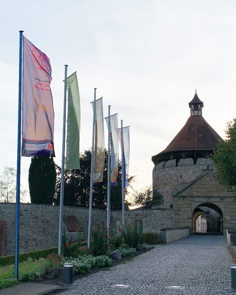 Ausstellungskonzept: Sonderausstellung zum Thema „500 Jahre Bauernkrieg“.